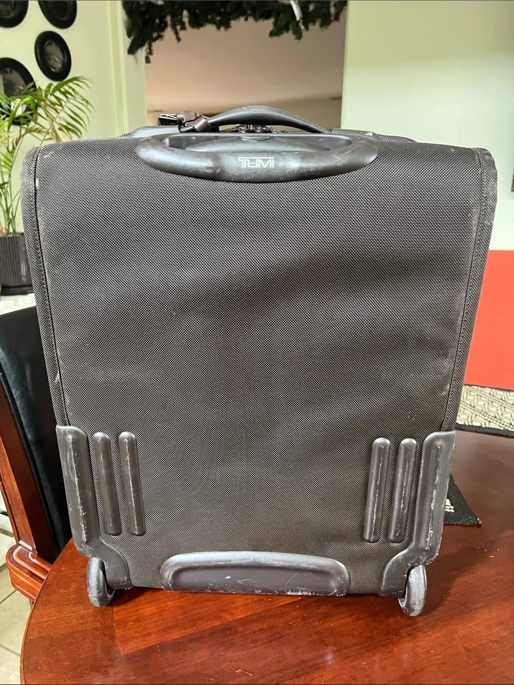 Tumi Brown 2 Wheeled Carry-On with Telescoping Handle. Pre-owned.